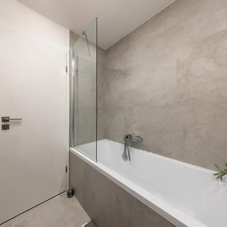 Iconic View Luxury In Old Town * Μπρατισλάβα